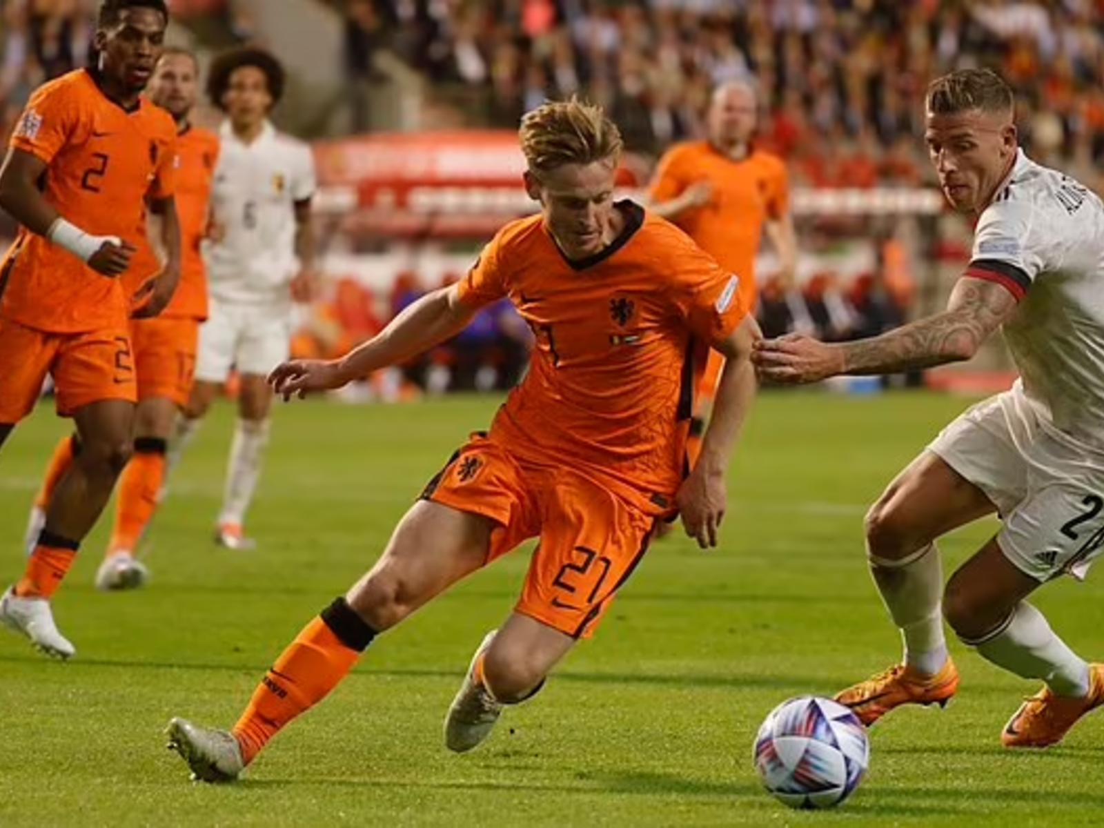 Футбольная лига нидерландов. Нидерланды Бельгия 1 0. Нидерланды спорт. Бельгия Голландия футбол. Нидерланды-Бельгия счет.