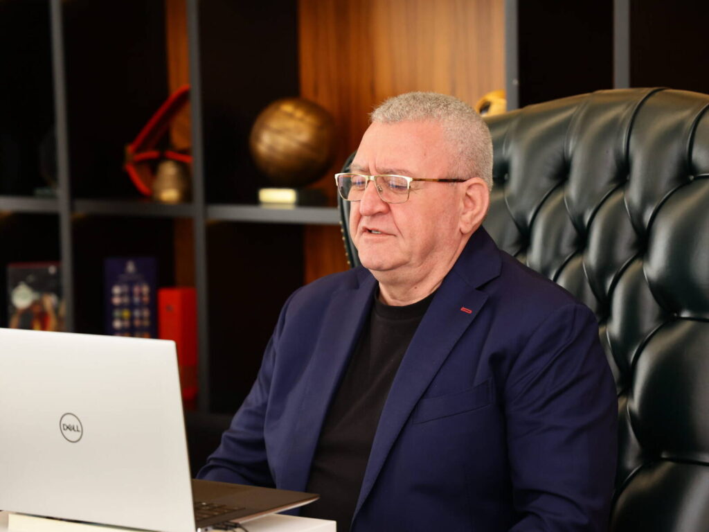 Si plasin “magjitë” në futbollin  e Nastradinit tonë !