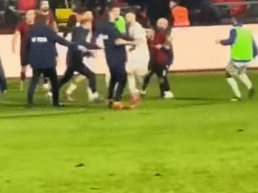 Teatri i dhunës i “shiti biletat”  : të gjithë të pafajshëm!