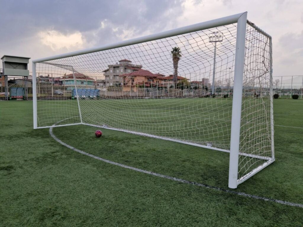 Dikur u  hapën  portat e Ambasadave, tani..portat e Superligës!