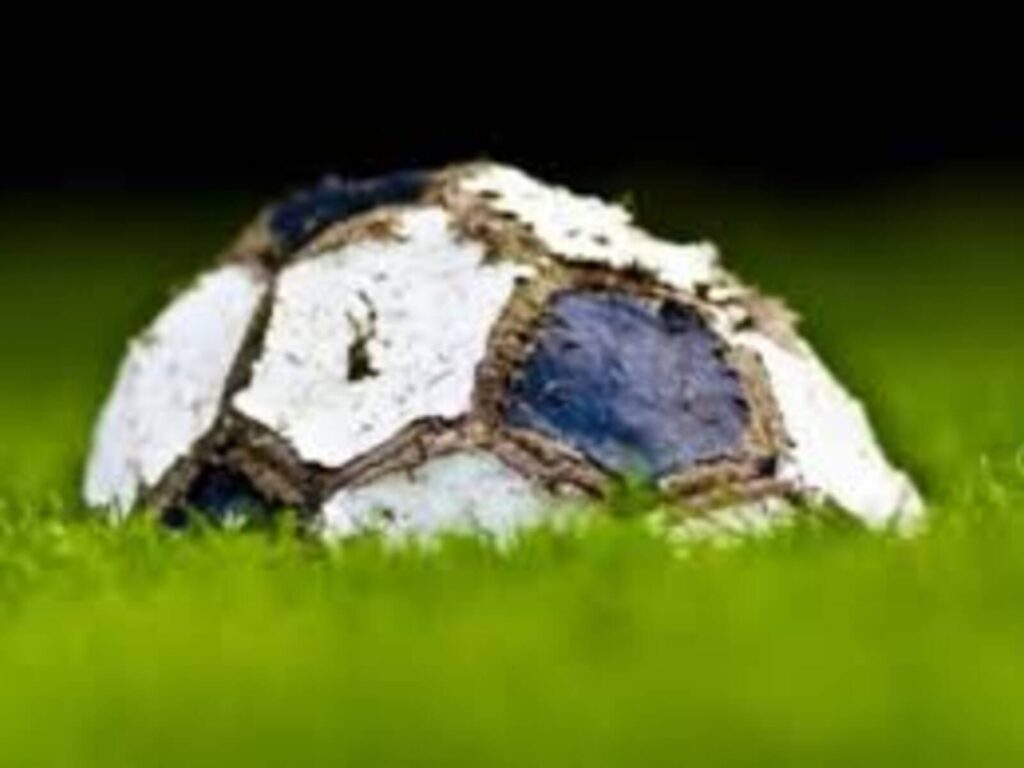 Kujdes  fëmijët :Superliga me këmbët përpjetë !