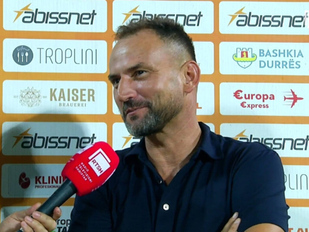U fikën dy herë dritat, Teuta ..”rroftë” errësira!